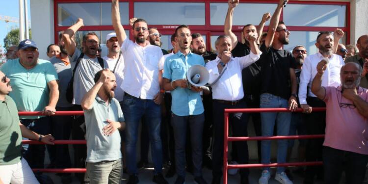 İzmir’de metro ve tramvay çalışanlarından grev kararı