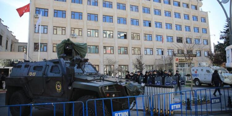 Kayyum yönetimindeki belediyeler borçta zirvede