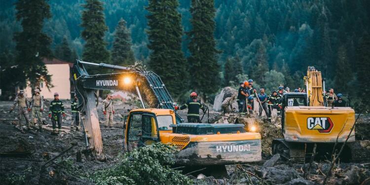 Gürcistan’da toprak kayması: 17 kişi öldü