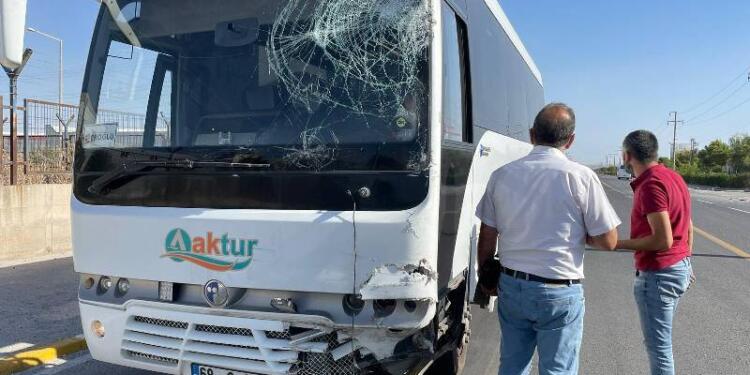 İşçi servisleri çarpıştı: 13 yaralı