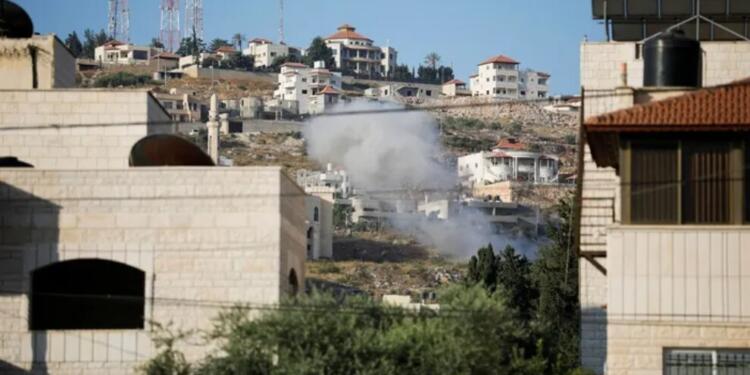 İsrail güçleri biri çocuk 2 Filistinliyi katletti