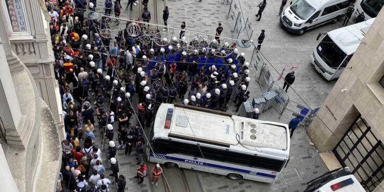 AYM kararına rağmen Cumartesi Anneleri için eski yasak kararları uygulandı