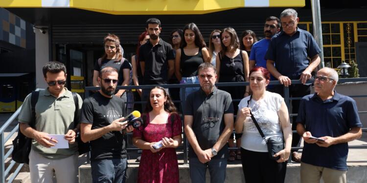 Tutuklu gazetecilere 1 Eylül kartı gönderildi