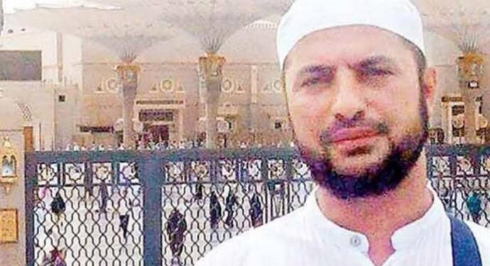 ‘Silahlanın’ diyen imam görevine döndü