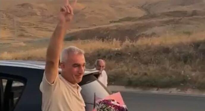 Tahliye olan 30 yıllık tutuklu Tekin: Başımız dik olarak çıktık