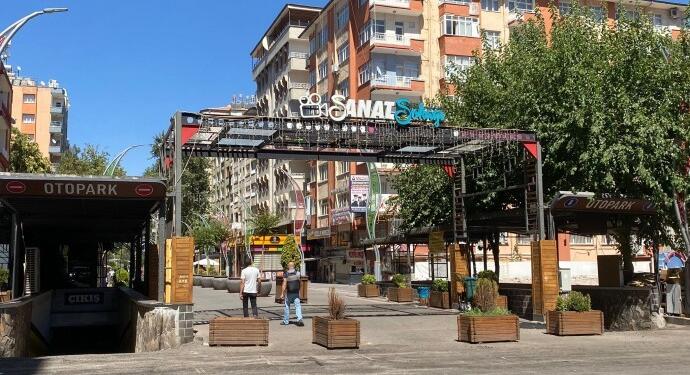 Amed esnafı, Sanat Sokağı’na eski ruhunu kazandırmaya çalışıyor