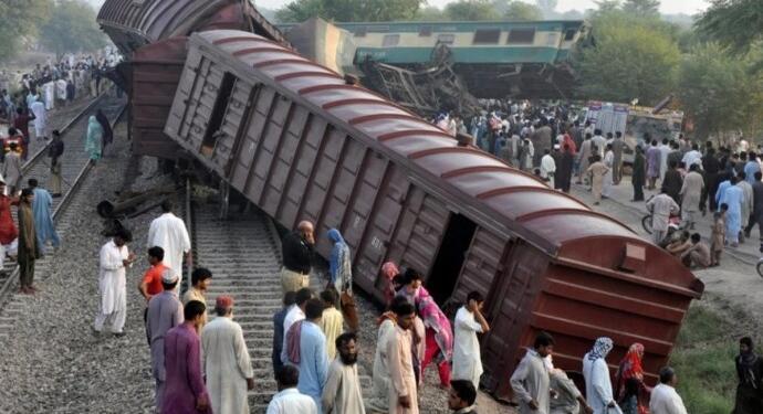 Pakistan’da tren kazası: 22 ölü, 50 yaralı