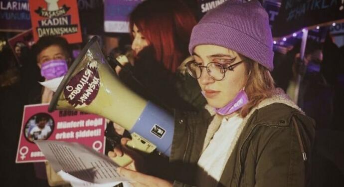 Kadın Savunma Ağı üyesi Önen’in evine polis baskını