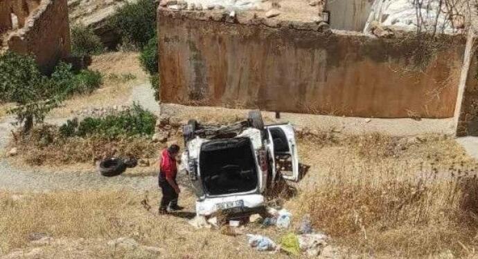 Pikniğe giden kadınların aracı şarampole yuvarlandı: 8 yaralı