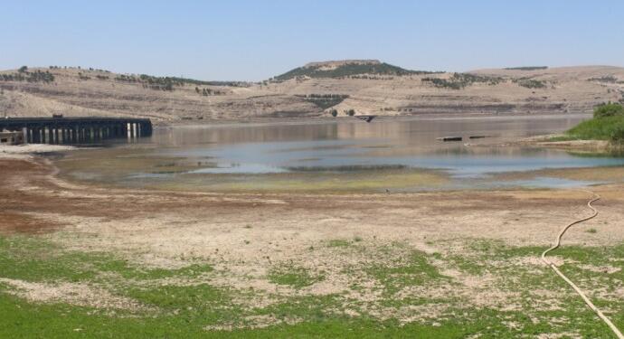 Türkiye Rojava’nın suyunu kesti: Su bir savaş aracı olarak kullanılıyor