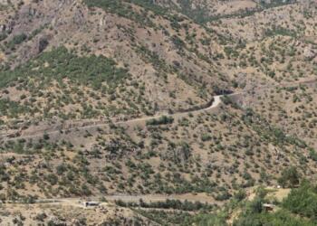 Beytüşşebap Belediyesi ilçe merkezine değil üslere yol yapıyor