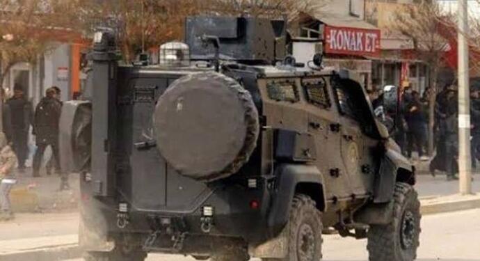 Şirnex’te zırhlı araç bir çocuğa çarptı