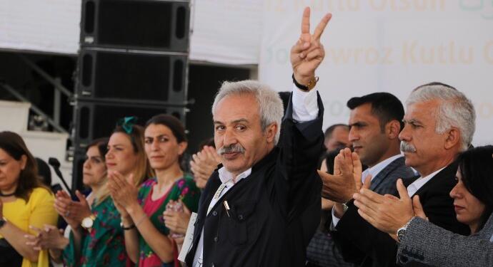 Mızraklı: Kayyum sosyoloji ve tarihe müdahaledir