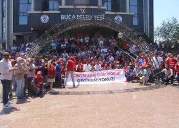 İzmir’de belediye işçileri ek protokol için sokağa indi