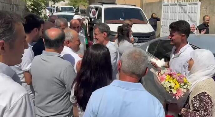 Adnan Karakaş Nisêbîn’de zılgıtlarla karşılandı