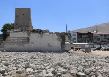 Depremzedelerin sağlığı tehlike altında: Su kesintisi, asbest ve toz