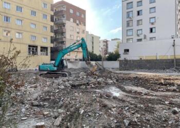 Kayyum’un sattığı Cîzîr Belediyesi yıkıldı