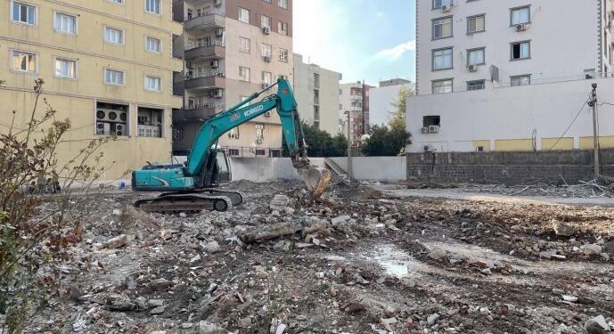 Kayyum’un sattığı Cîzîr Belediyesi yıkıldı