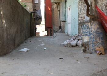 Amed halkı kayyumun toplatmadığı çöplerle boğuşuyor