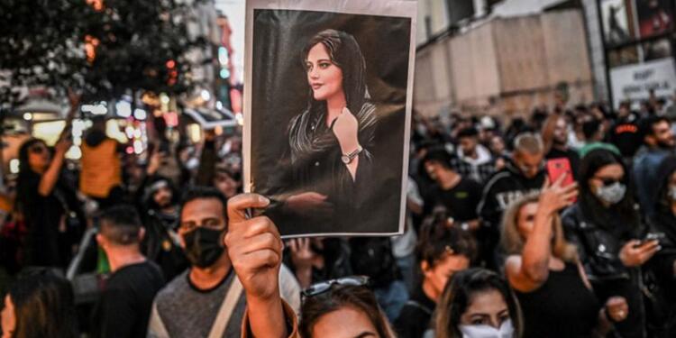 İran’da bir haftada 15 kadın aktivist tutuklandı