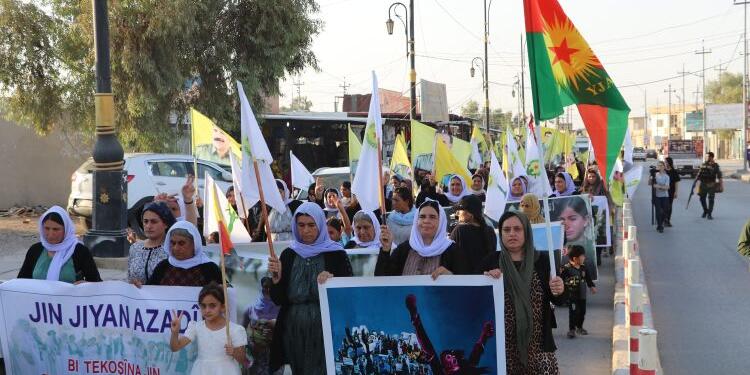 Êzidî kadınlardan Afgan kadınlara destek yürüyüşü