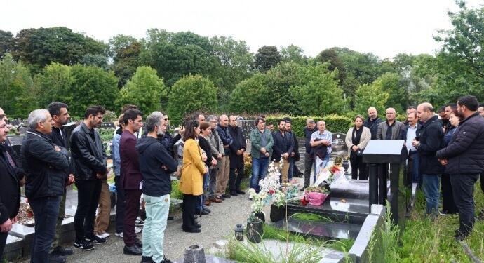 Aram Tigran mezarı başında anıldı