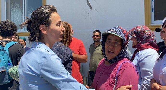 Hatimoğulları: Depremde gelmeyen iş makinaları zeytinliklerimiz için geldi