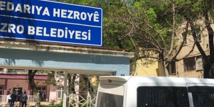 AKP’liler kayyumla yönetilen belediye çalışanına saldırdı