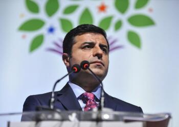 Demirtaş’ın avukatı: Twit nedeniyle en az 7 ağırlaştırılmış müebbet verilecek, yok mu bir sözünüz?