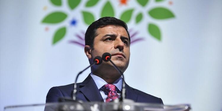 Demirtaş’ın avukatı: Twit nedeniyle en az 7 ağırlaştırılmış müebbet verilecek, yok mu bir sözünüz?