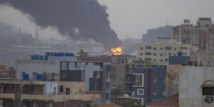 Sudan’da yaşanan çatışmalar nedeniyle siviller kenti terk ediyor