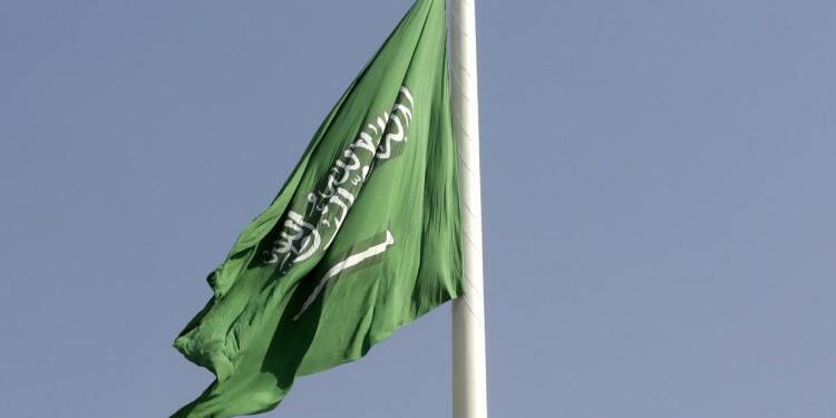 Suudi Arabistan’dan vatandaşlarına uyarı: Lübnan’ı acilen terk edin