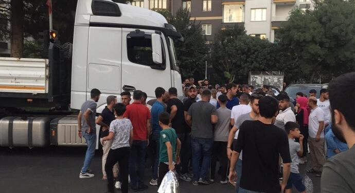 Amed’de TIR’ın çarptığı bir kişi ağır yaralandı