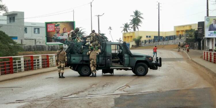 Afrika Birliği, Gabon’un üyeliğini askıya aldı