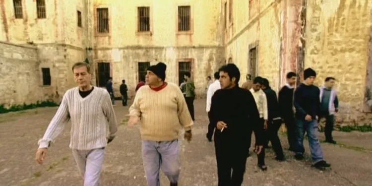 ‘Pardon’ filmini izlemek isteyen 13 TKP’li gözaltına alındı