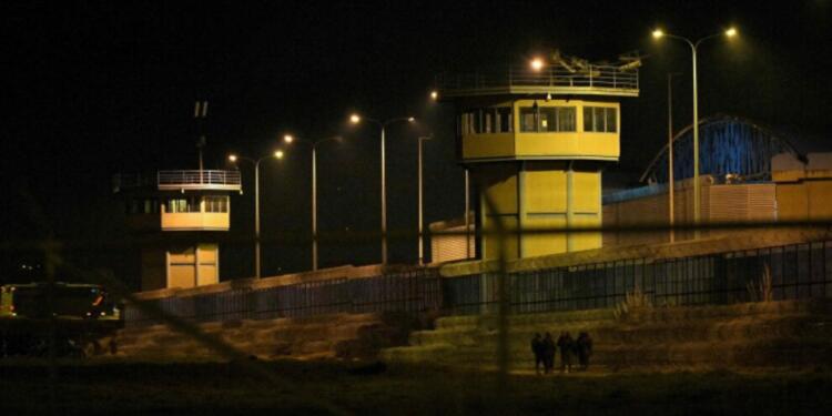 Ekvador’da altı cezaevinde mahkumlar 57 gardiyan ve polisi rehin aldı