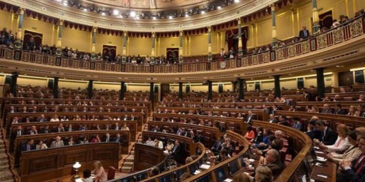 İspanya Meclisi’nde ilk kez üç dil konuşuldu