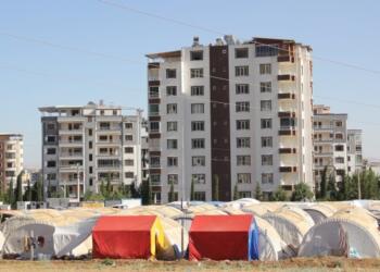 Semsûr’da yapılan konut sayısı yetersiz: Depremzedeler kışı çadırda geçirebilir