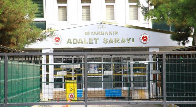 Eski vekili de dolandırmıştı: Hakkında 82 dava açılan dolandırıcı hâlâ tutuksuz