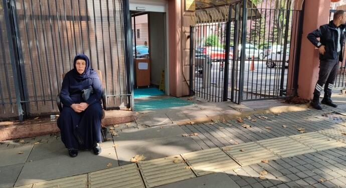 Emine Şenyaşar: Sisteminiz batsın