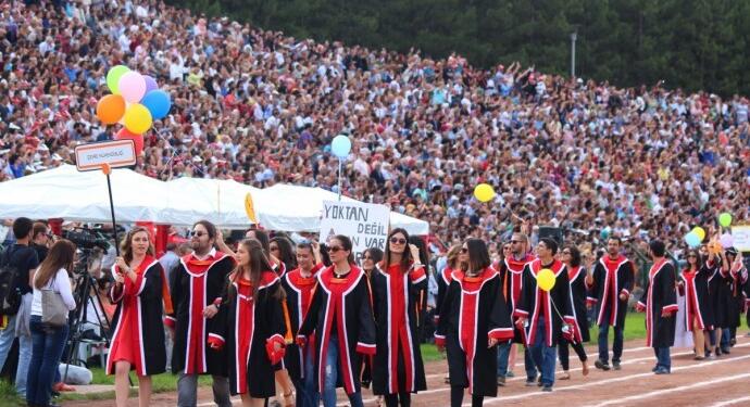 Bozkurt işaretine tepki gösteren öğrenciye soruşturma
