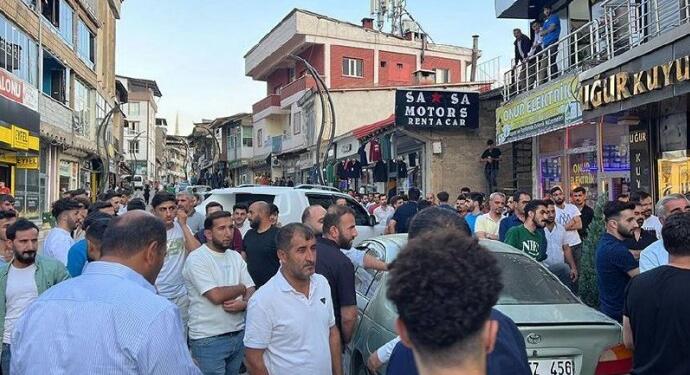 Esnafla tartışan polis rastgele ateş açtı