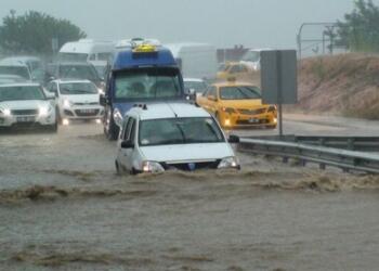 İstanbul’da selde yaşamını yitirenlerin sayısı 2’ye çıktı