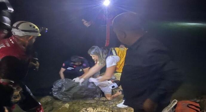 Yangına müdahale eden helikopter baraja düştü