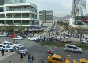 İzmir Adliyesi önünde çatışma