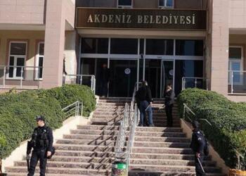 AKP’li Akdeniz Belediyesi: Proje yok, reklam var, hizmet yok, borçlanma var