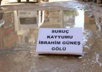 Pirsûs’ta altyapı sorunu: Yağmur sonrası oluşan gölete kayyumun ismi verildi