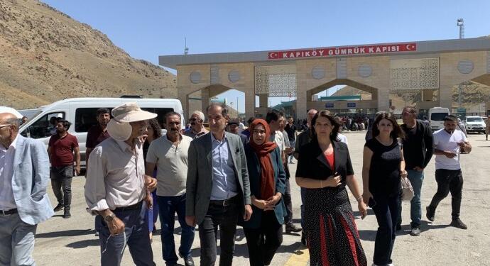 Buldan’dan esnaf ziyareti: Halkımıza eziyet edilmesine izin vermeyeceğiz