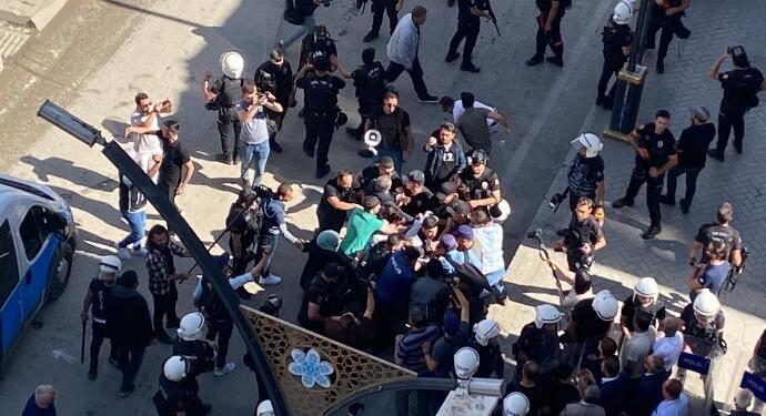 KDP protestosunda kitleye polis saldırısı