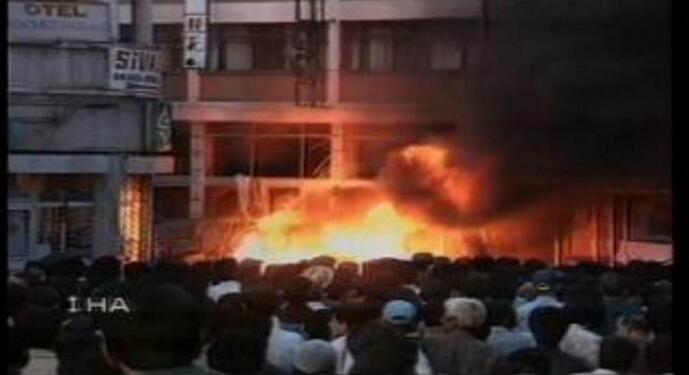 Erdoğan’dan Sivas Katliamı failine af